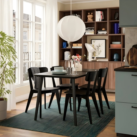 利萨伯餐桌黑色